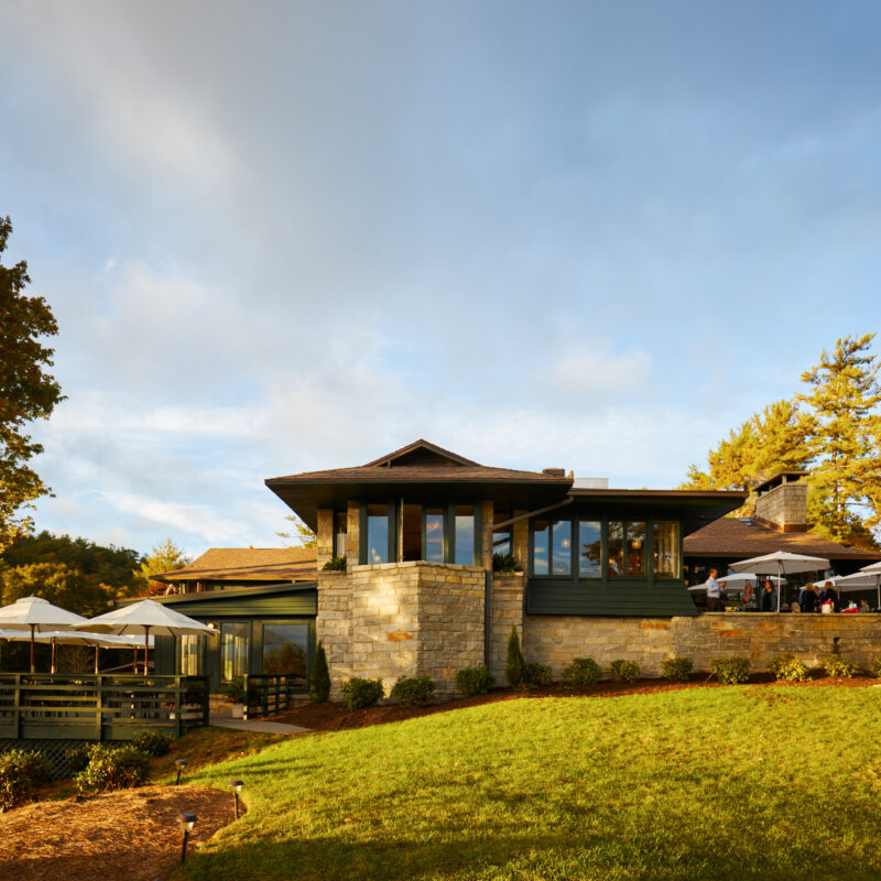 view of Skyline Lodge from the outside