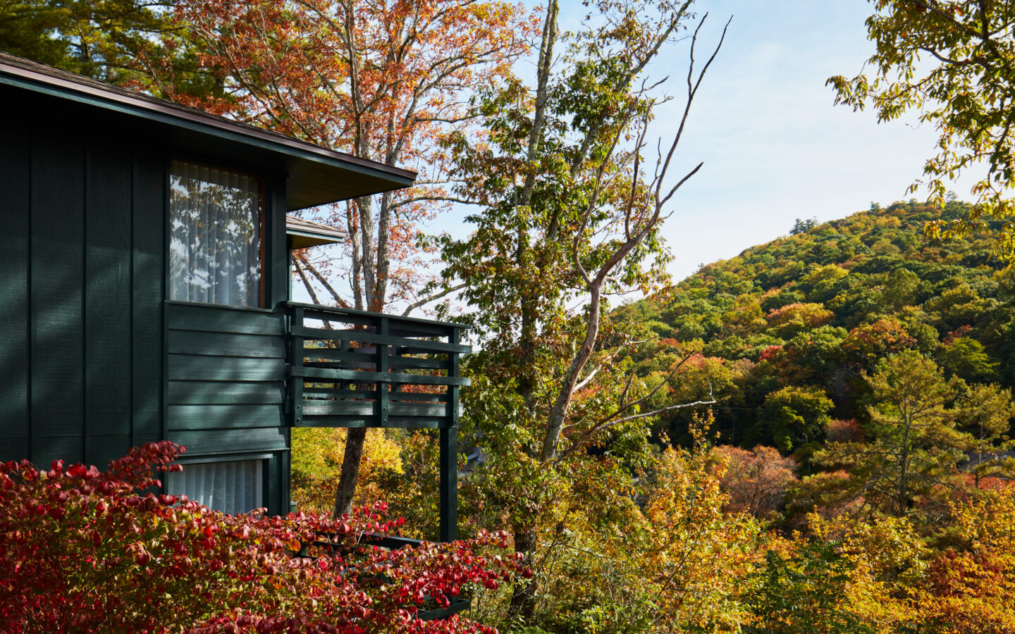 A patio overlooks the Appalachian mountains